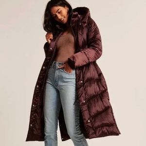 Abercrombie & Fitch Ultra Long Puffer in Burgundy